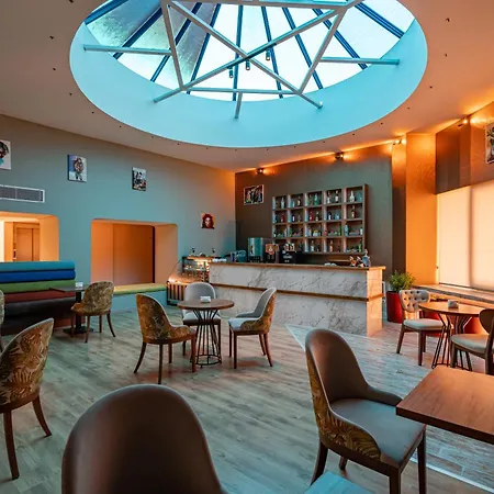 Tu Casa Gelidonya 4* 凯梅尔